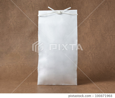 rice bag with white string rice bag with white string 100871968
