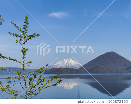Mt Yotei seen from Lake Toya in spring Mt Yotei seen from Lake Toya in spring 100872163