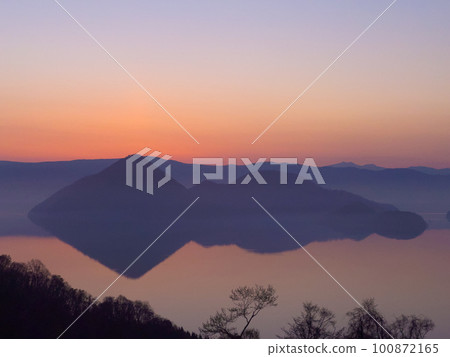 Toyako before dawn Toyako before dawn 100872165