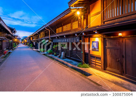 岐阜飛彈高山街景夜景 100875004