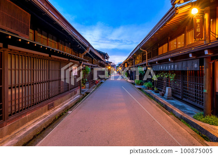 岐阜飛彈高山街景夜景 100875005