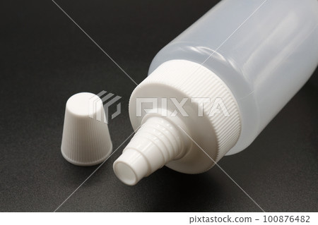 A plastic bottle for condiments 100876482