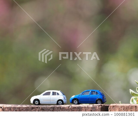 微型汽車的風景春天的散景和行軍 微型汽車的風景春天的散景和行軍 100881301