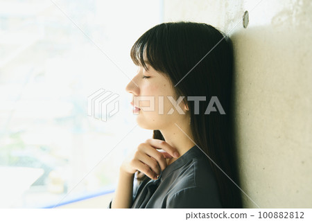 female profile portrait female profile portrait 100882812