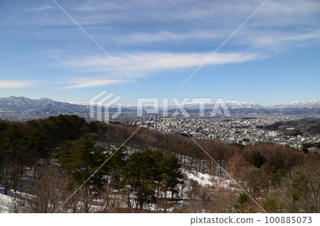 從岩山展望台看到的盛岡和羽山 從岩山展望台看到的盛岡和羽山 100885073