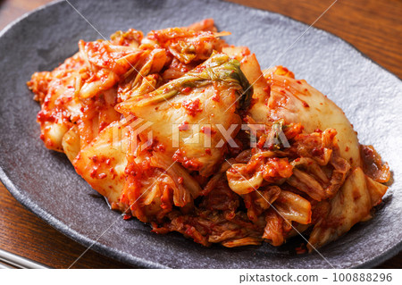 Spicy and delicious Chinese cabbage kimchi Spicy and delicious Chinese cabbage kimchi 100888296