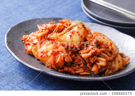 Korean spicy and delicious Chinese cabbage kimchi 100888373