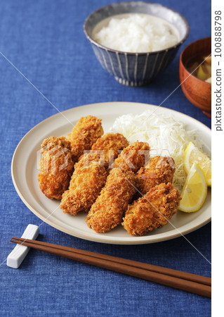 delicious fried oysters 100888798