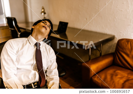 男人 男 男性 100891657