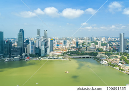 從新加坡濱海灣金沙屋頂觀景台觀看 從新加坡濱海灣金沙屋頂觀景台觀看 100891865