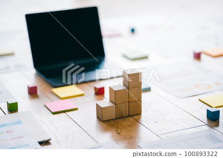 Business concept 100893322