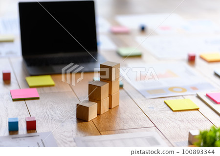 Business concept 100893344