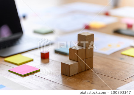Business concept 100893347