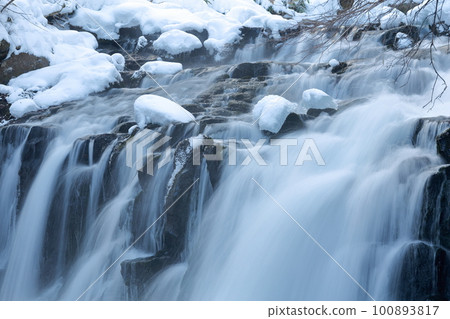 隆冬瀑布（茅野市八岳、立科大瀧瀑布） 100893817