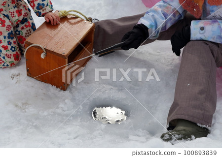 冰上垂釣（長野縣小海町松原湖） 100893839