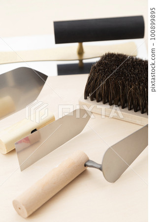 Plastering work image 100899895