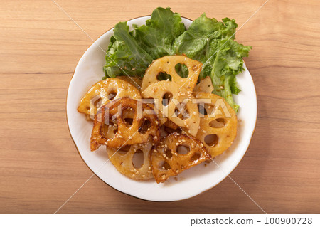 Sweet and spicy stir-fried lotus root 100900728