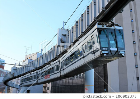 [湘南單軌電車] 5000系（江之島線：大船～富士見町） 100902375