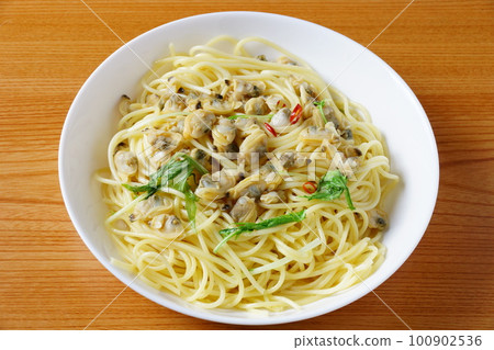 Clam pasta Vongole 100902536