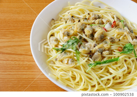 Clam pasta Vongole 100902538