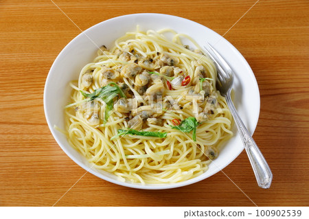 Clam pasta Vongole 100902539