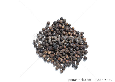 Black pepper hole white background 100903279