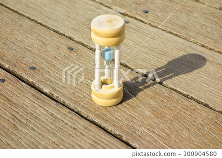 Hourglass 100904580