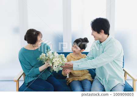 Family bouquet Family bouquet 100909803