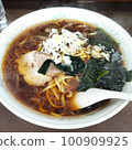 Delicious soy sauce ramen Delicious soy sauce ramen 100909925