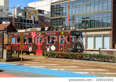 A train on the Toyohashi Railway city line running through the city of Toyohashi A train on the Toyohashi Railway city line running through the city of Toyohashi 100910505