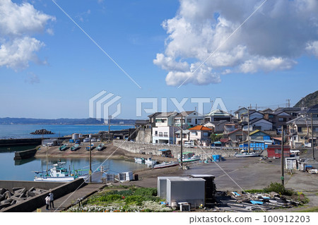 南房總市和田漁港和和田浦街道景觀[千葉縣南房總市] 100912203