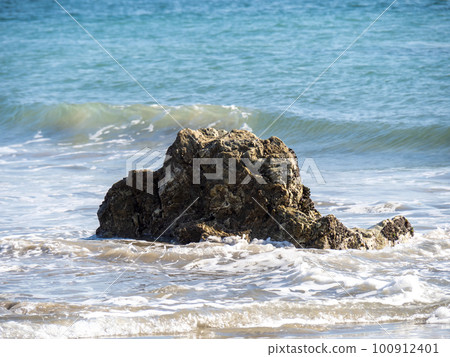 rippling rocks. 100912401