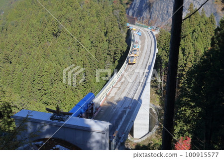 建設中的隧道（愛知縣豐田市新伊勢上隧道） 100915577