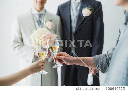 LGBT婚姻新娘照片形象 100916325