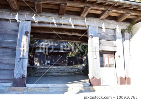 Shizuoka City Kunozan Toshogu Omotesando Ichinomon Gate and Gatehouse 100916763