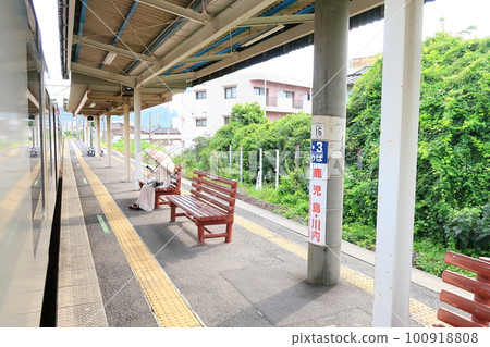 Scenery from Yamanokuchi Station on the Nippo Main Line to Kagoshima Station in the early morning of the summer of 2022 with a cloudy sky Scenery from Yamanokuchi Station on the Nippo Main Line to Kagoshima Station in the early morning of the summer of 2022 with a cloudy sky 100918808