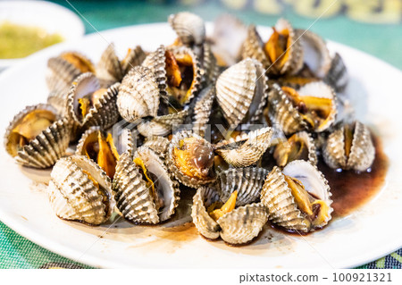 Fresh cockles is one of Bangkok popular street food 100921321