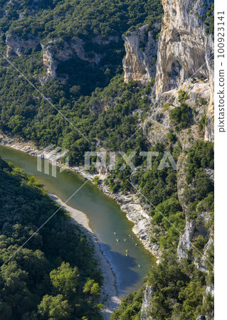 Gorges de Ardeche, Auvergne-Rhone-Alpes, France 100923141