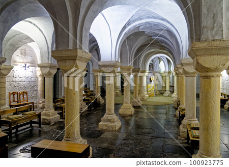 aults under the Worcester Cathedral - Worcestershire, England 100923775