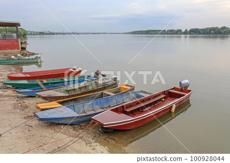 Long River Boats 100928044