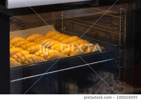 Croissants in Oven Croissants in Oven 100928095