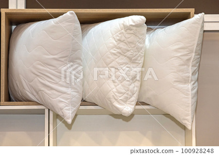 White Pillows Shelf White Pillows Shelf 100928248