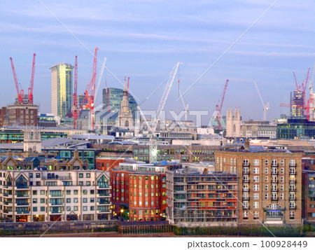 London construction 100928449