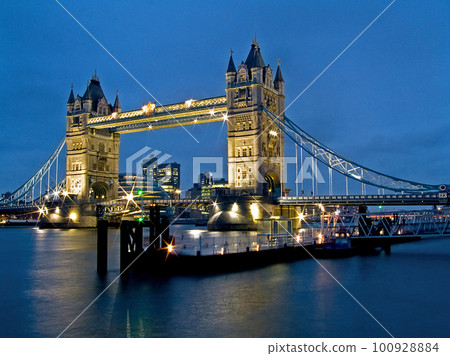 Bridge dock 100928884