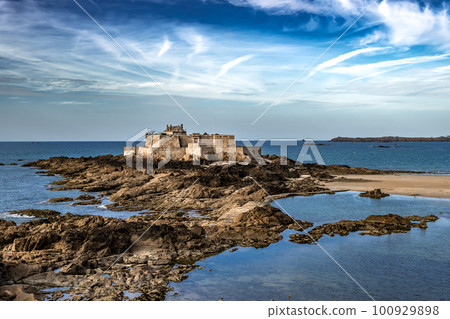 Ancient City Saint-Malo And Fort Petit Be With Sand Beach In Brittany, France Ancient City Saint-Malo And Fort Petit Be With Sand Beach In Brittany, France 100929898