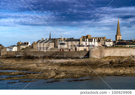 Ancient City Saint-Malo At The Atlantic Coast Of Brittany In France 100929906