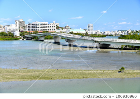 Repryu 橋 / 俯瞰萬湖（沖繩縣那霸市）[2023 年 2 月] 100930960