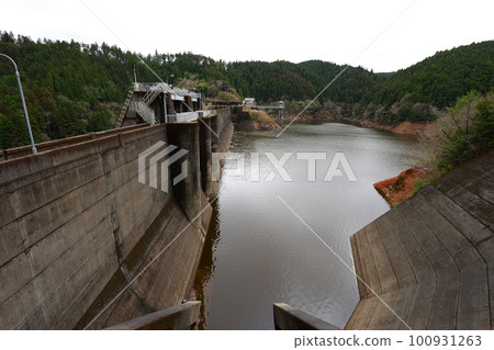 景觀與大壩 100931263