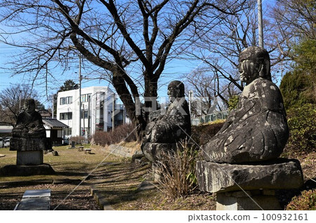 觀光盛岡洛漢兒童公園，有 16 尊洛漢雕像 100932161