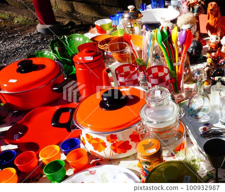 "Antique market (retro miscellaneous goods)" "Antique market (retro miscellaneous goods)" 100932987
